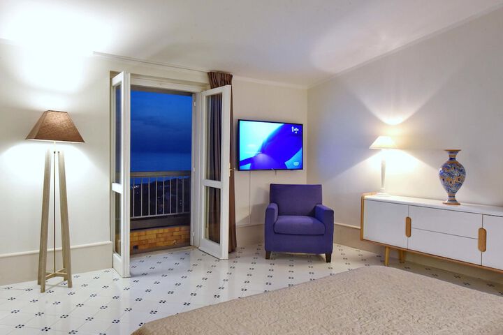 Room 2 of 64