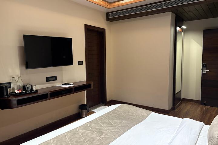 Room 10 of 41
