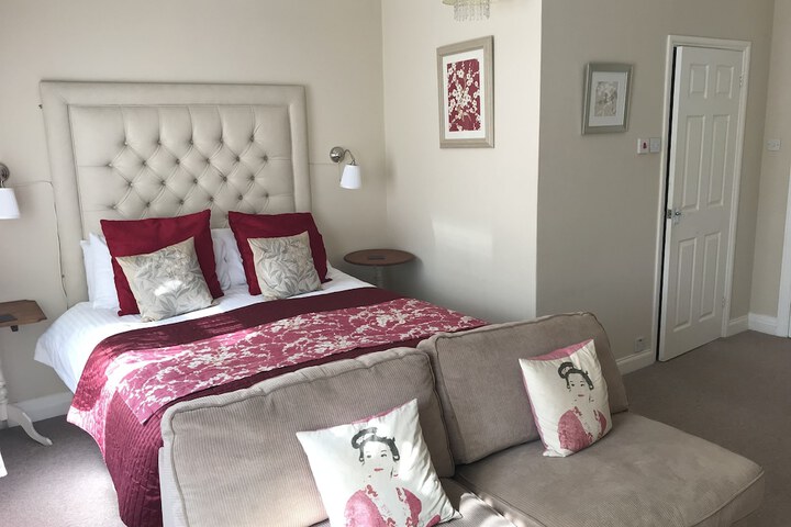 Room 13 of 34