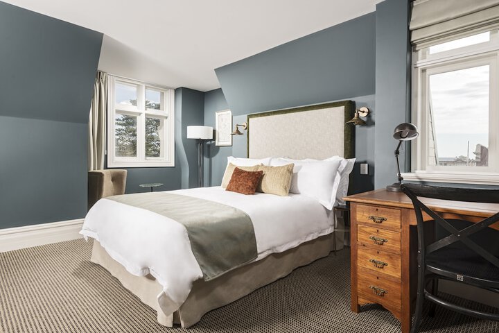 Room 2 of 42