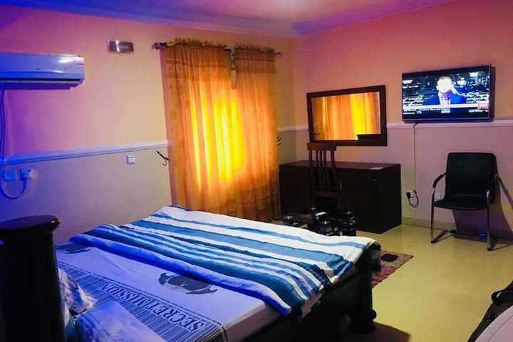 Room 3 of 15
