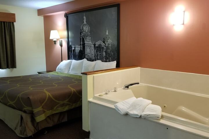 Jetted tub
