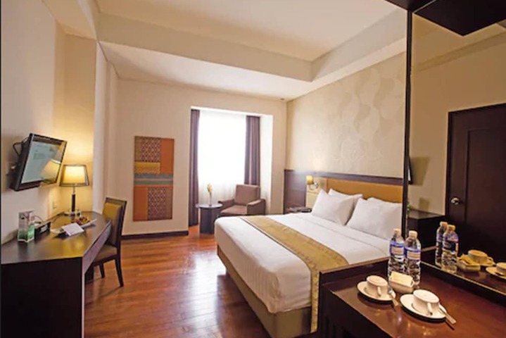 Room 4 of 41