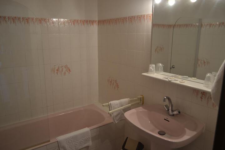 Room 12 of 41