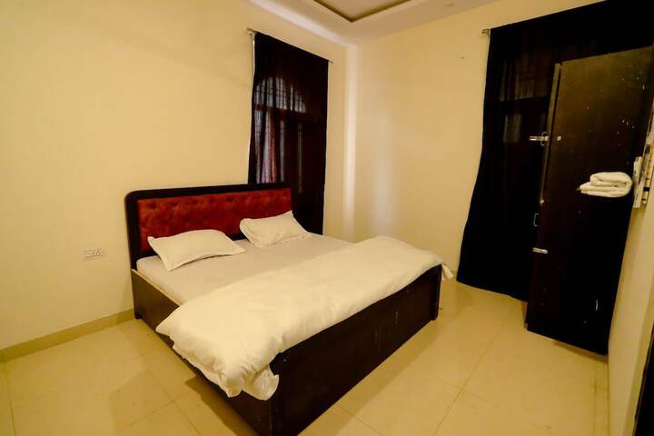 Room 15 of 23