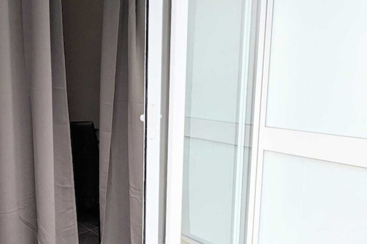 Room 11 of 24
