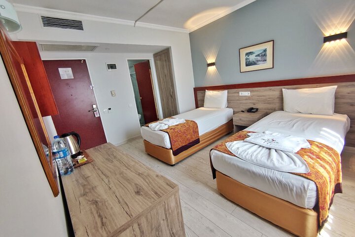 Room 13 of 65