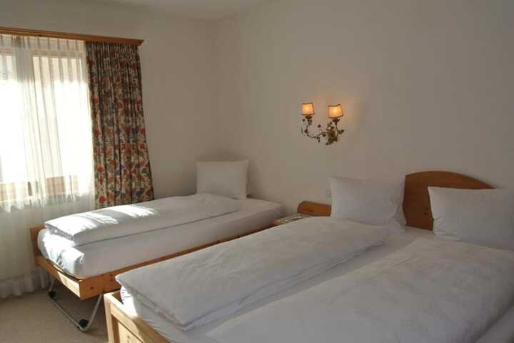 Room 10 of 39