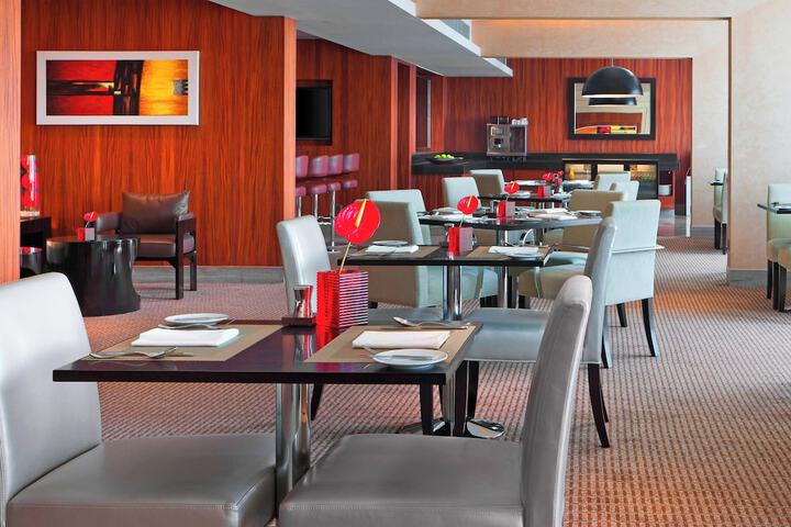 Lounge 69 of 84