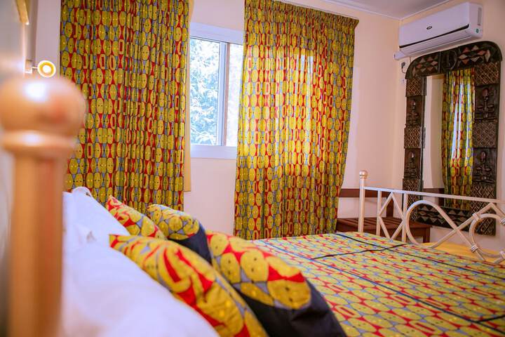 Room 25 of 28
