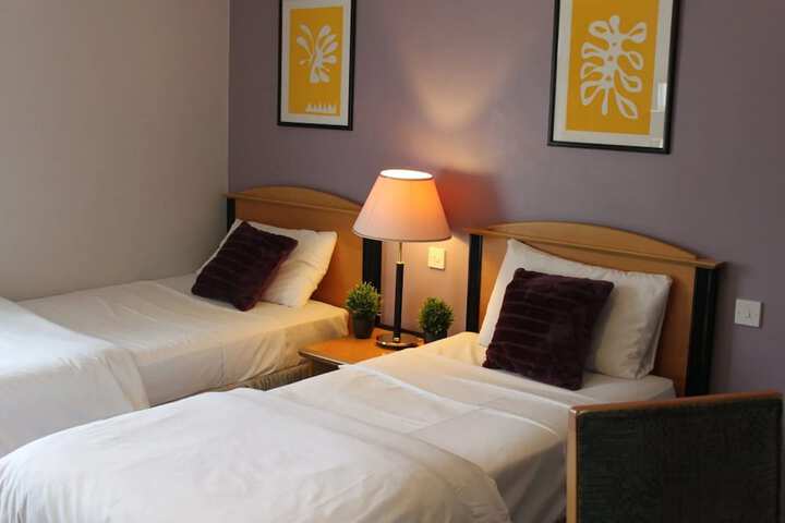 Room 9 of 38