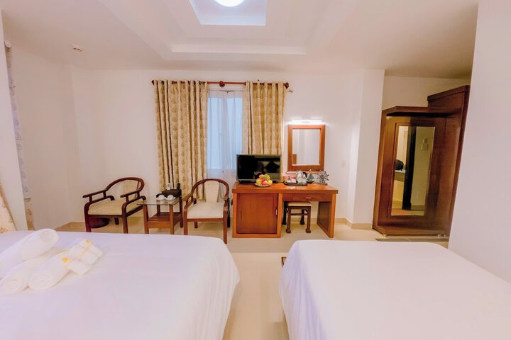 Room 15 of 53