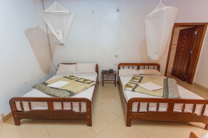 Room 4 of 44