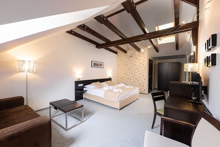 Room 30 of 74