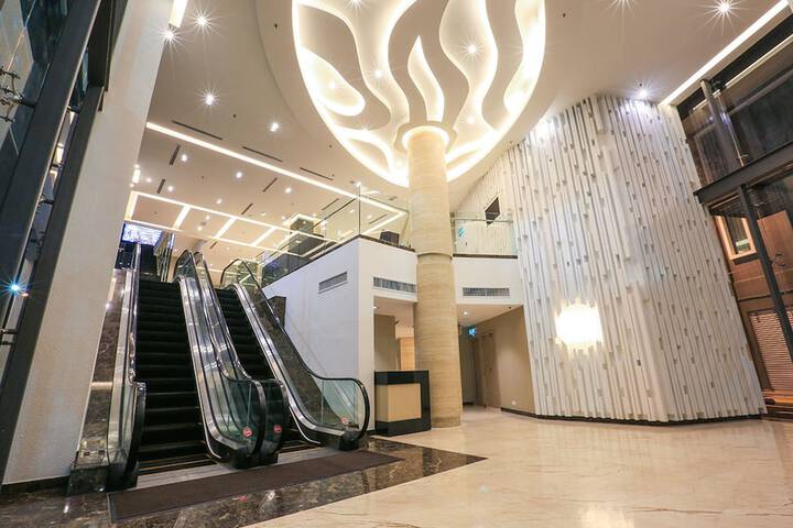Hotel Lobby