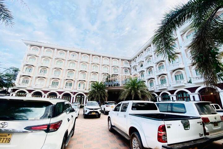 Roungnakhone Hotel
