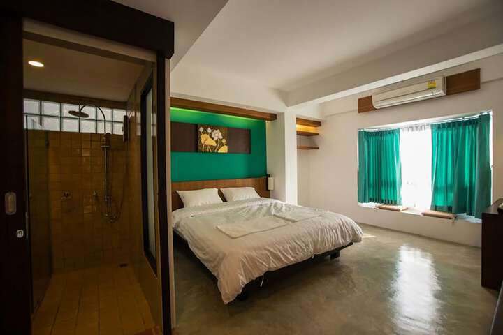Room 6 of 48