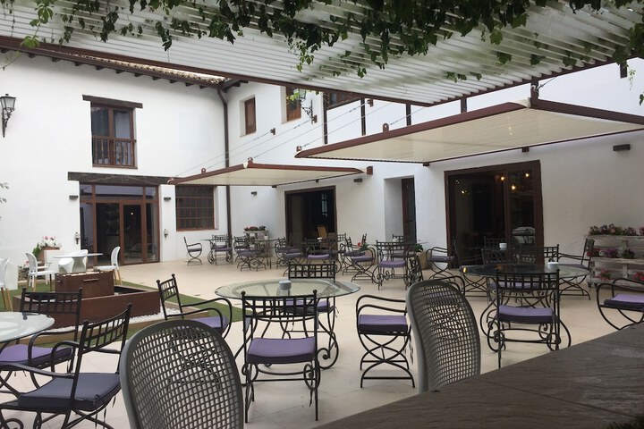 Hotel Exterior 107 of 131