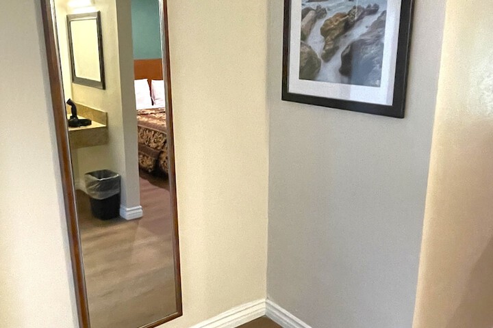 Room 8 of 29