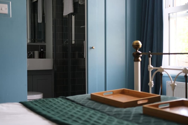 Room 28 of 67