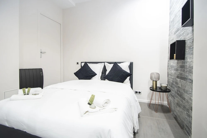 Room 2 of 13