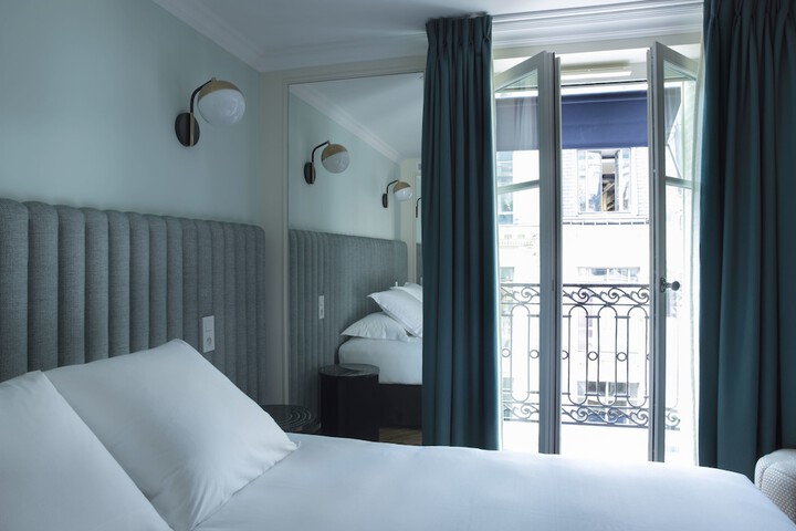 Room 12 of 72