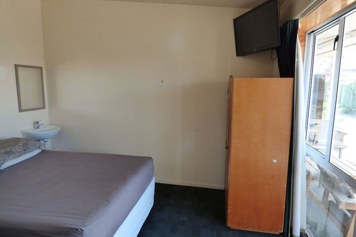 Room 8 of 39