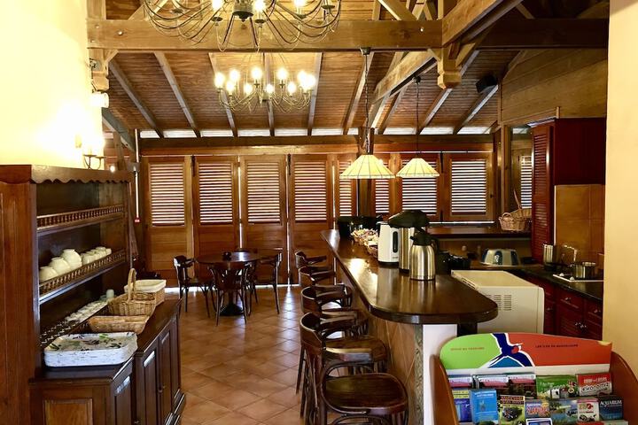 Guest Lobby