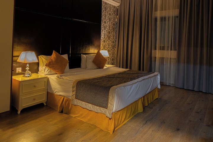 Room 27 of 60