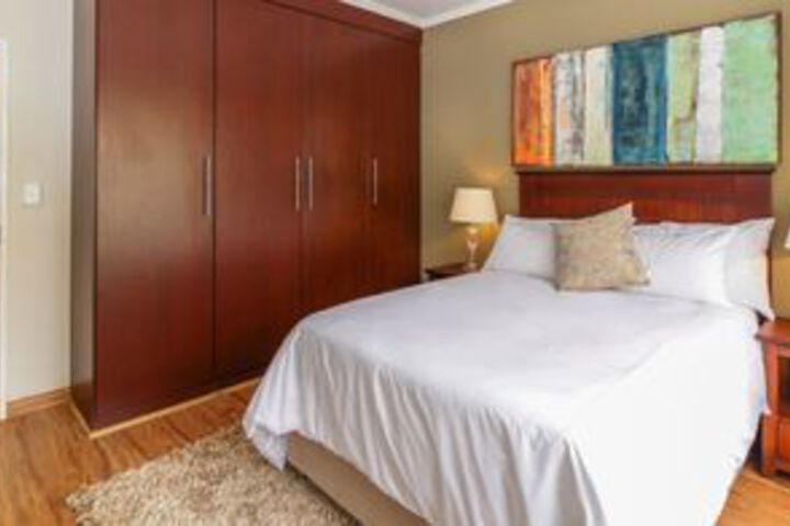 Room 4 of 18