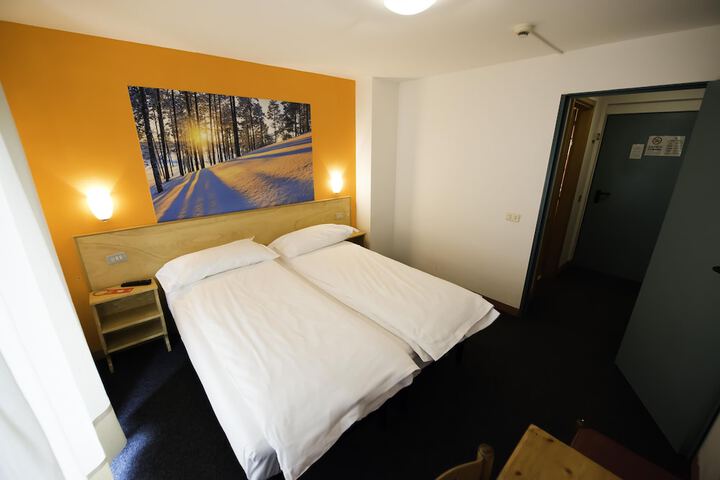 Room 28 of 112