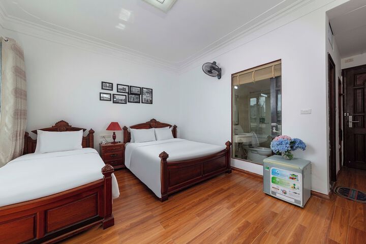 Room 47 of 86