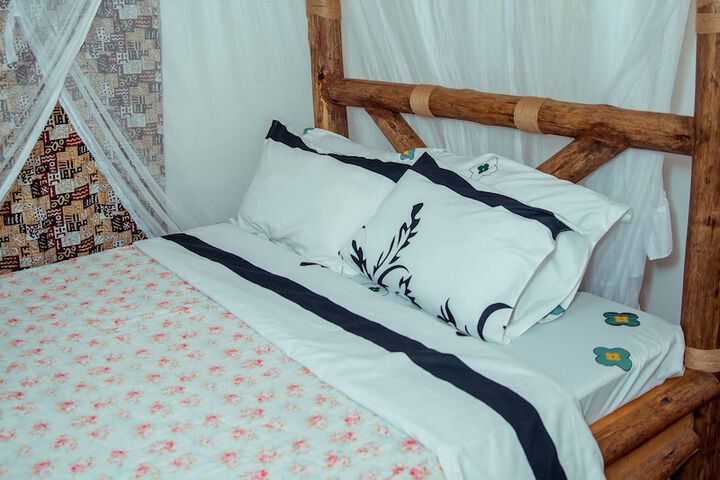 Room 5 of 25