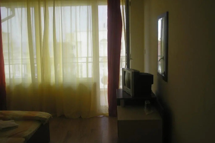 Room 2 of 11