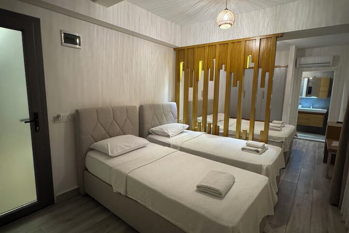 Room 27 of 74