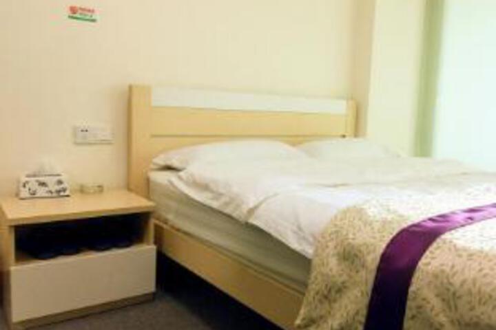 Room 5 of 7