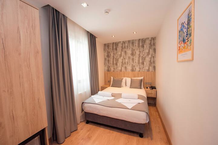 Room 19 of 33