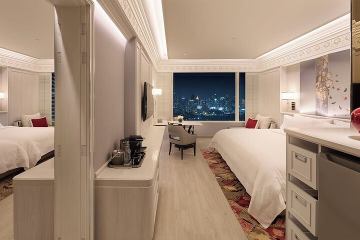 Room 20 of 100