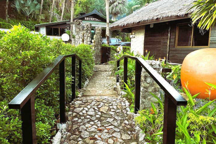 Hotel Exterior 67 of 75