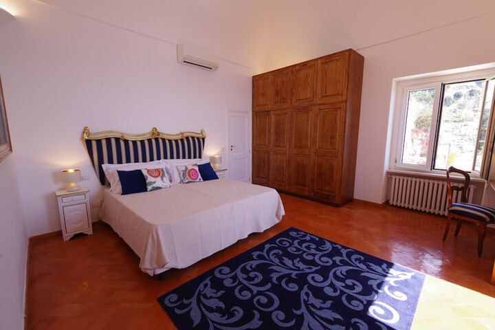 Room 42 of 83