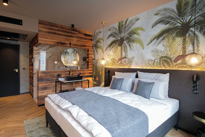 Room 3 of 6