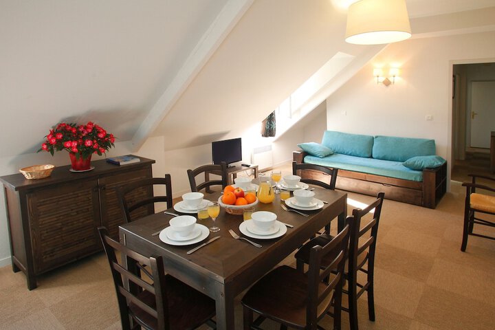 Room 3 of 16