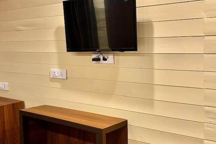 Room 12 of 64