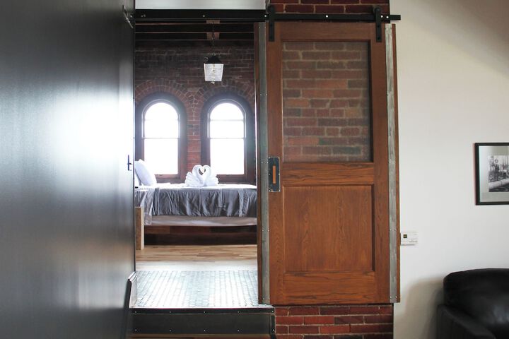 Room 130 of 212