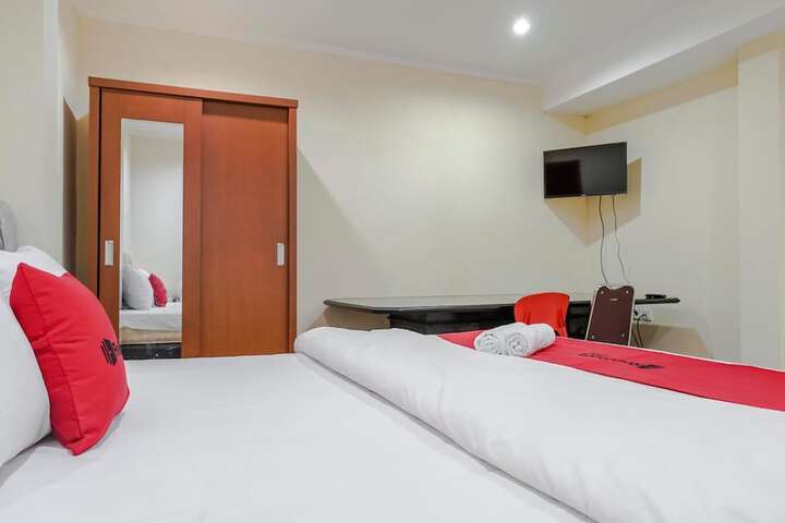 Room 14 of 38
