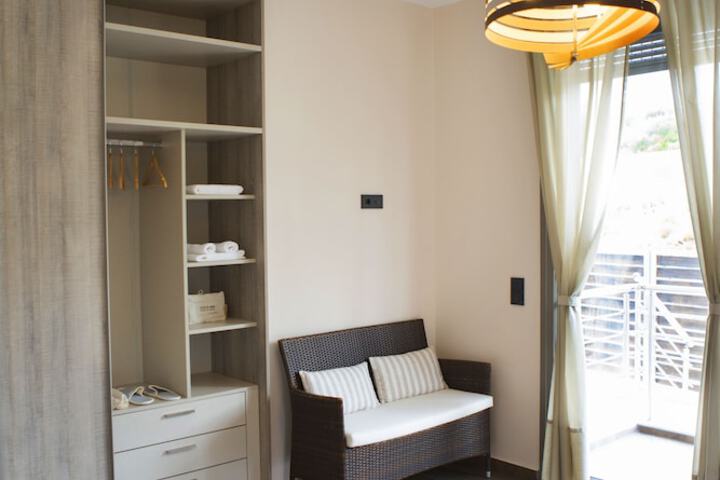 Room 14 of 91
