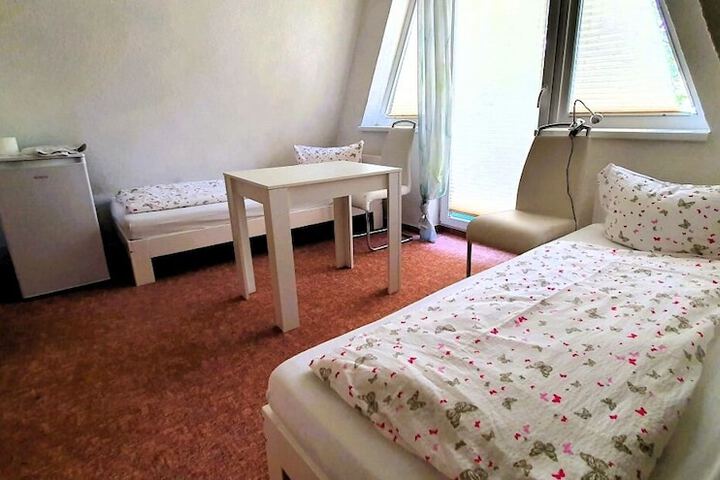 Room 8 of 20