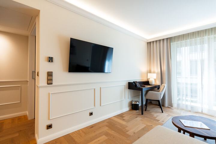 Room 46 of 122