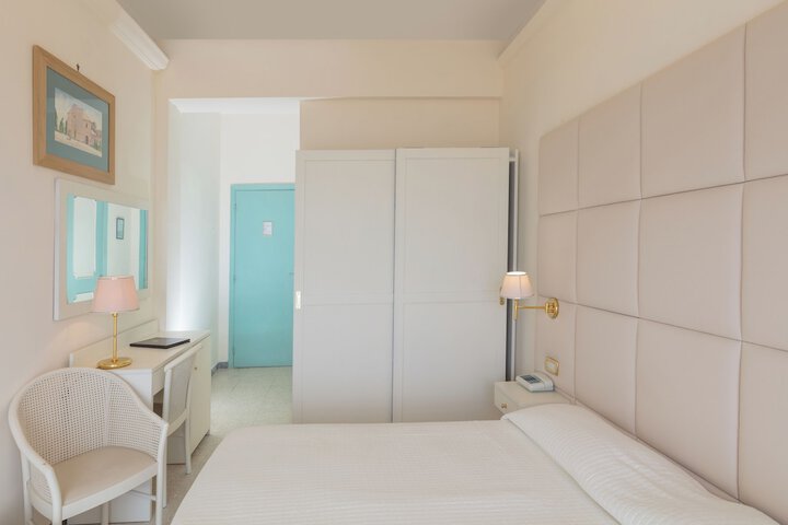 Room 36 of 48