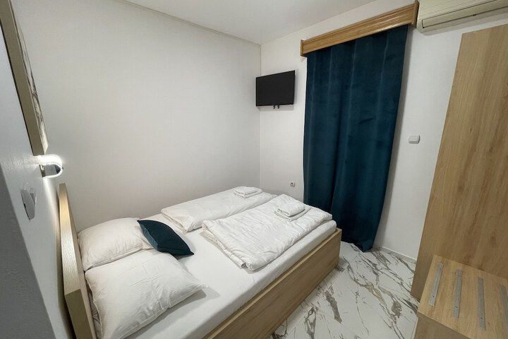 Room 14 of 52